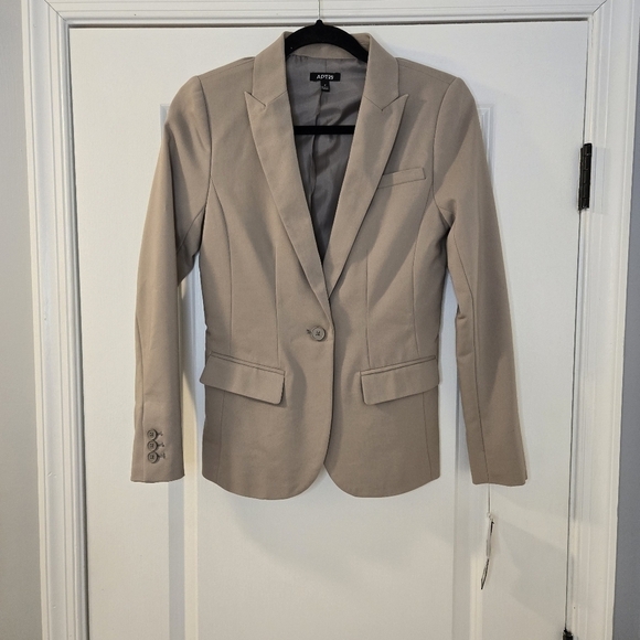 APT 9 One Button Lined Lucca Career Blazer Tan With Faux Pockets Size 2 - Picture 1 of 14